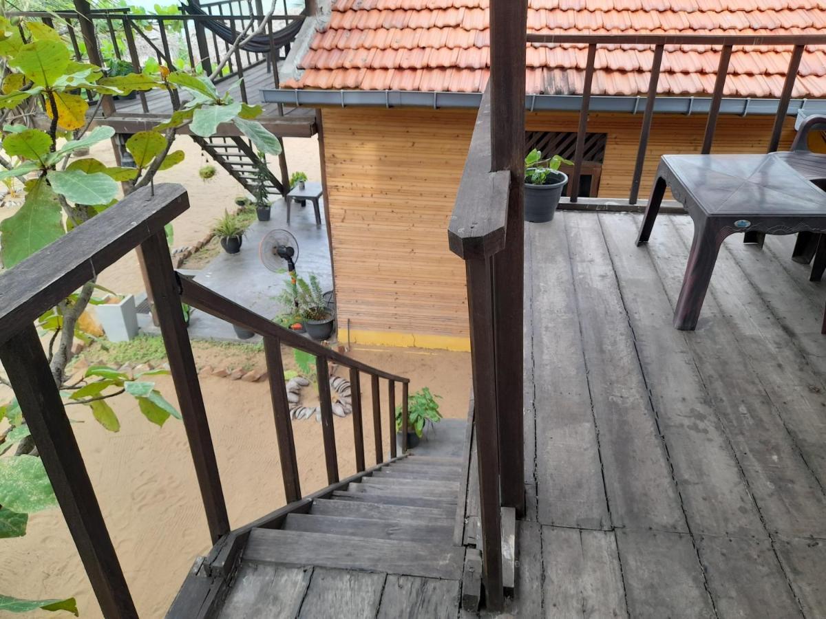 Golden Beach Chalets Arugam Bay Exteriör bild