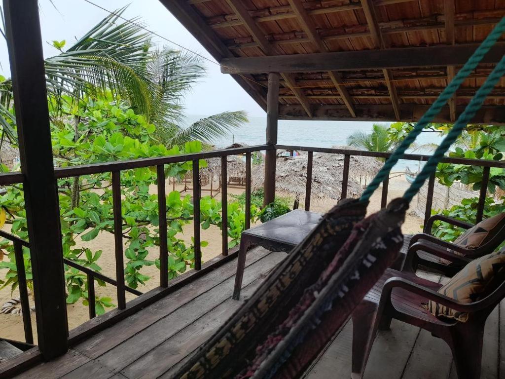 Golden Beach Chalets Arugam Bay Exteriör bild